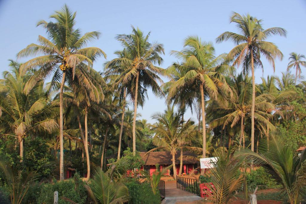 The Yuppi Hippi Hideout Hotel Anjuna Exterior photo