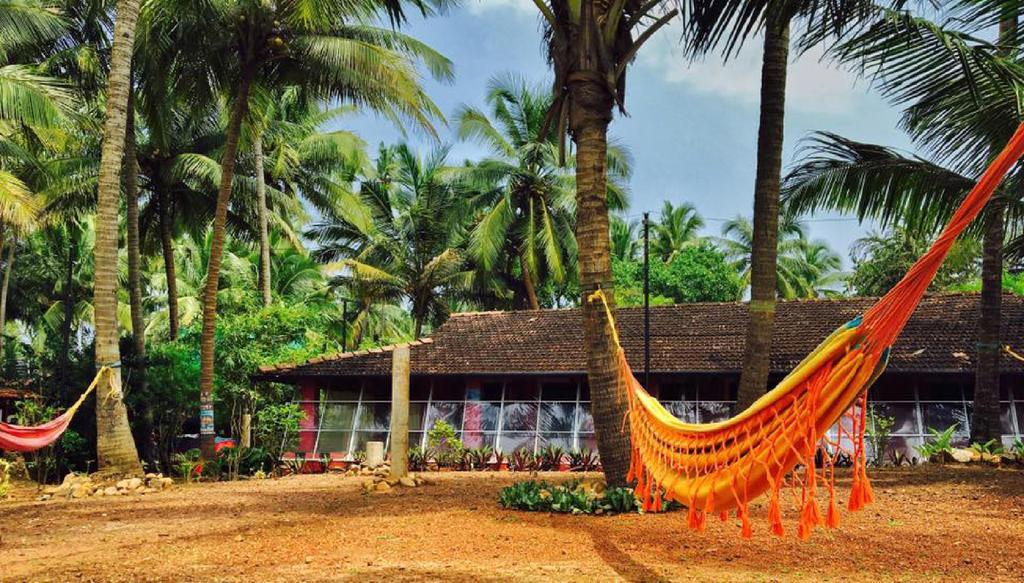 The Yuppi Hippi Hideout Hotel Anjuna Exterior photo
